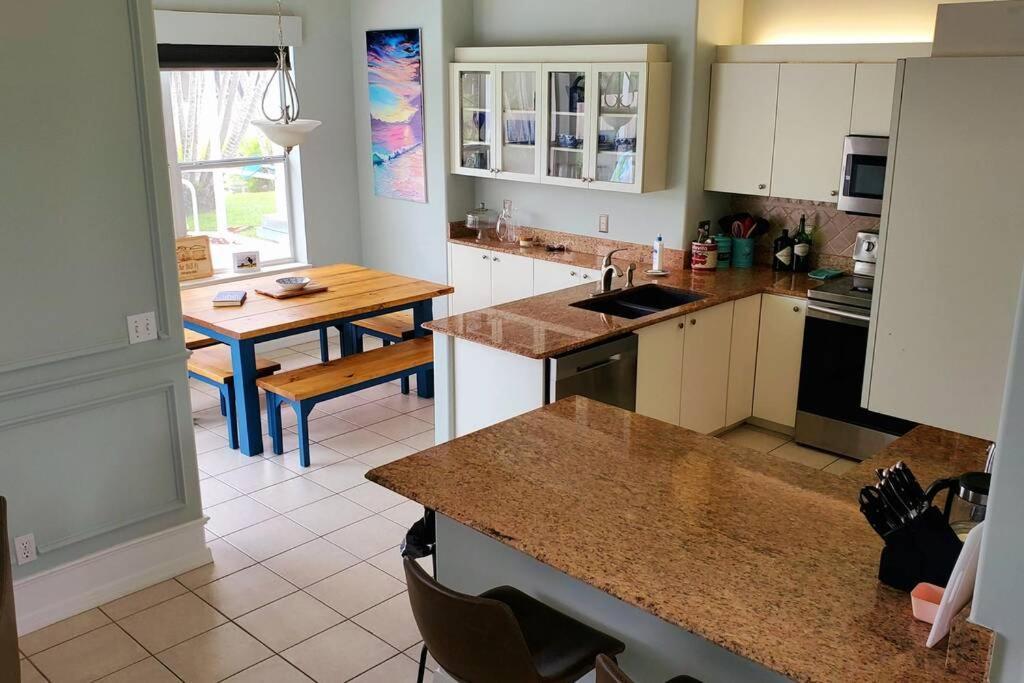Our Beautiful Florida Vacation Home With Heated Pool Port St. Lucie Kültér fotó