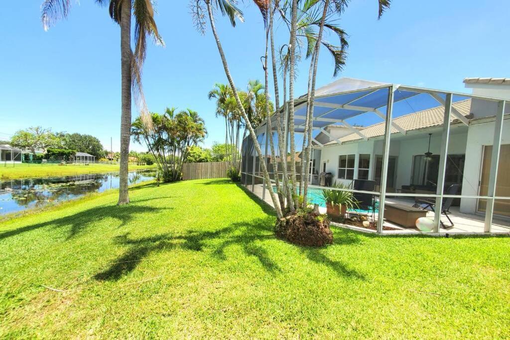 Our Beautiful Florida Vacation Home With Heated Pool Port St. Lucie Kültér fotó