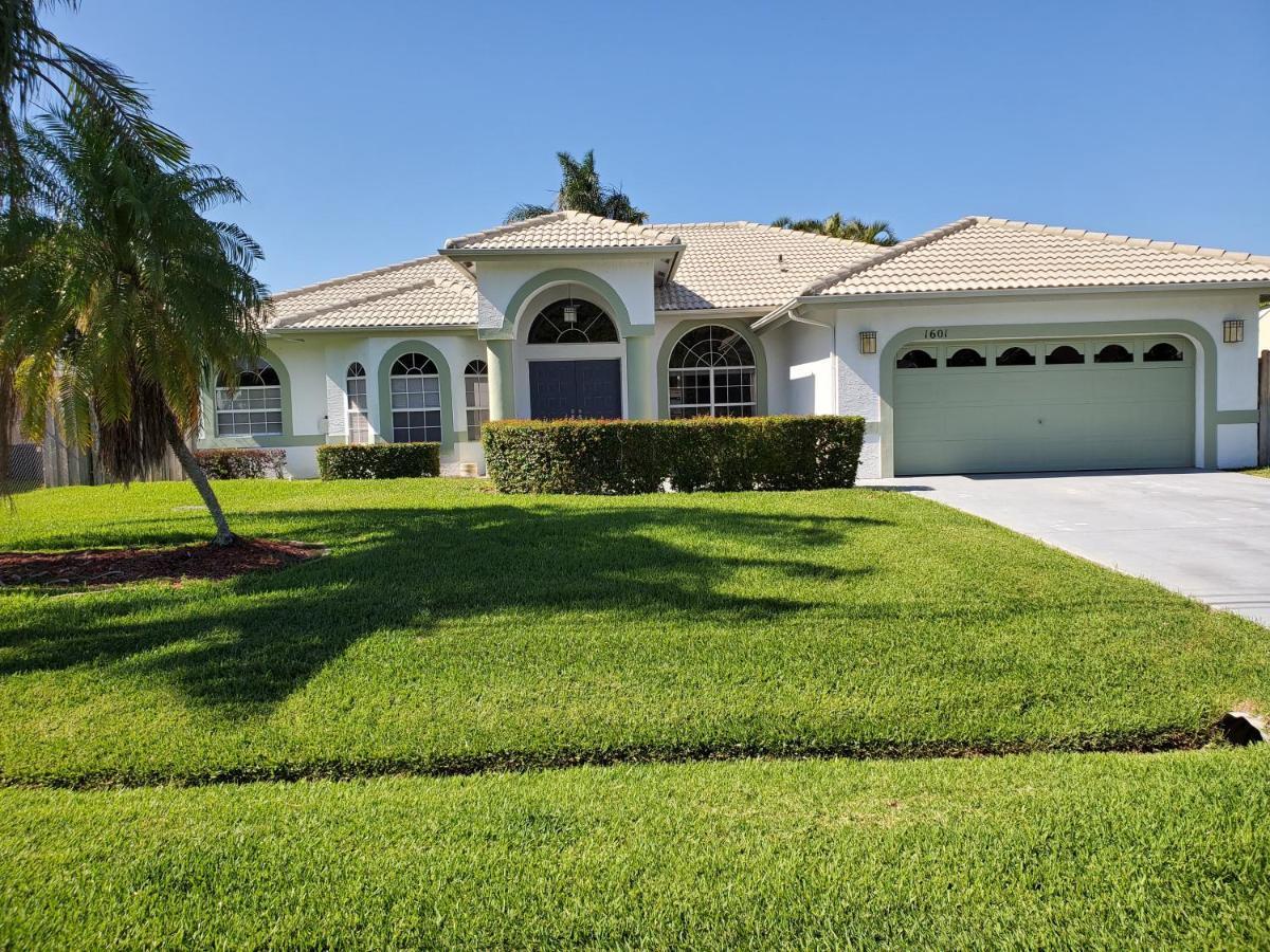 Our Beautiful Florida Vacation Home With Heated Pool Port St. Lucie Kültér fotó